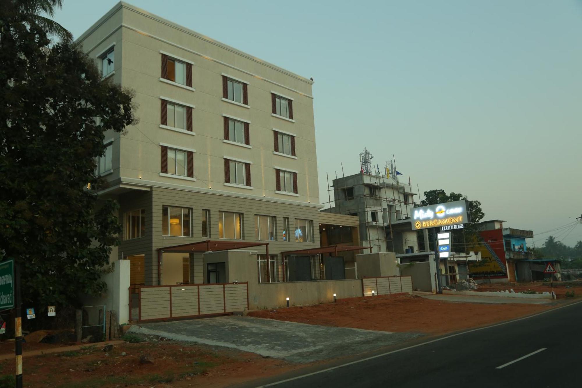 Misty Ocean - A Bergamont Group Of Hotel Kuilapalayam Ngoại thất bức ảnh